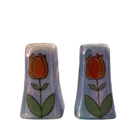 Vintage Made in Japan Miniature Individual Tulip Salt and Pepper Shaker Set - Picture 1 of 5
